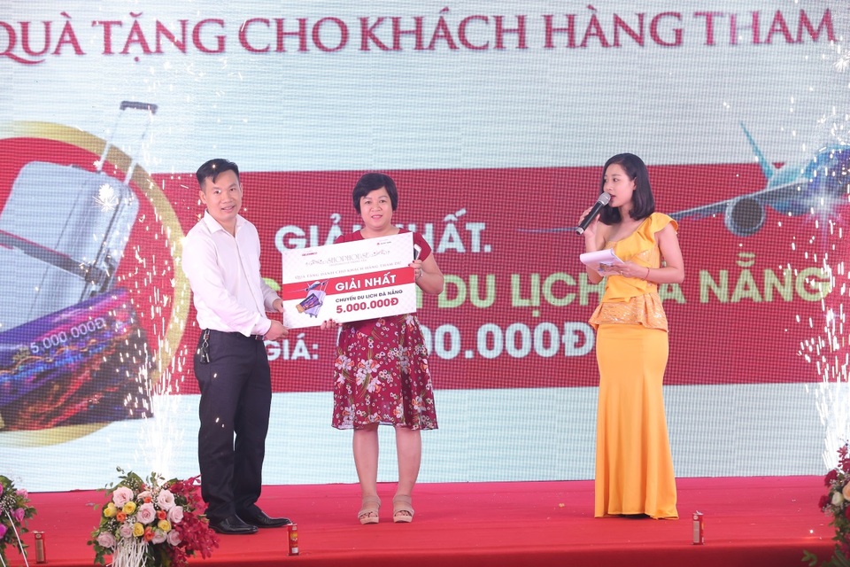 Tại lễ khánh thành shophouse Lê Trọng Tấn, khách hàng tham dự còn nhận được chuyến du lịch tại Đà Nẵng – một trong những thành phố đáng sống nhất Việt Nam.