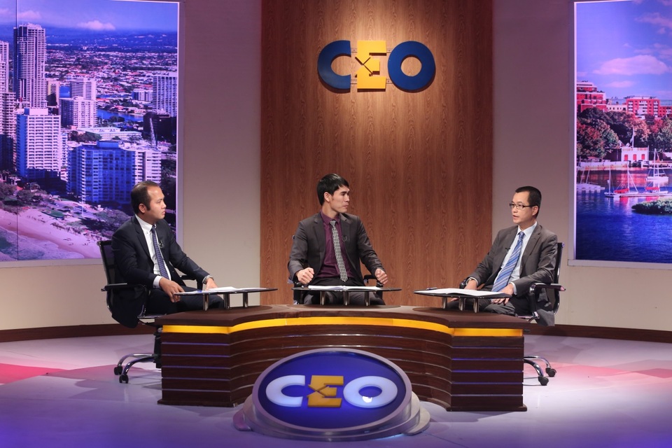 CEO D&D – “Tôi cầu toàn và …. không cầu toàn” - 3 CEO Trần Mạnh Đạt (ở giữa) tham gia chương trình CEO – Chìa khoá thành công trên VTV1 (Chương trình do Đài truyền hình Việt Nam phối hợp với Hoàng Gia Media Group và Bia Hà Nội thực hiện)