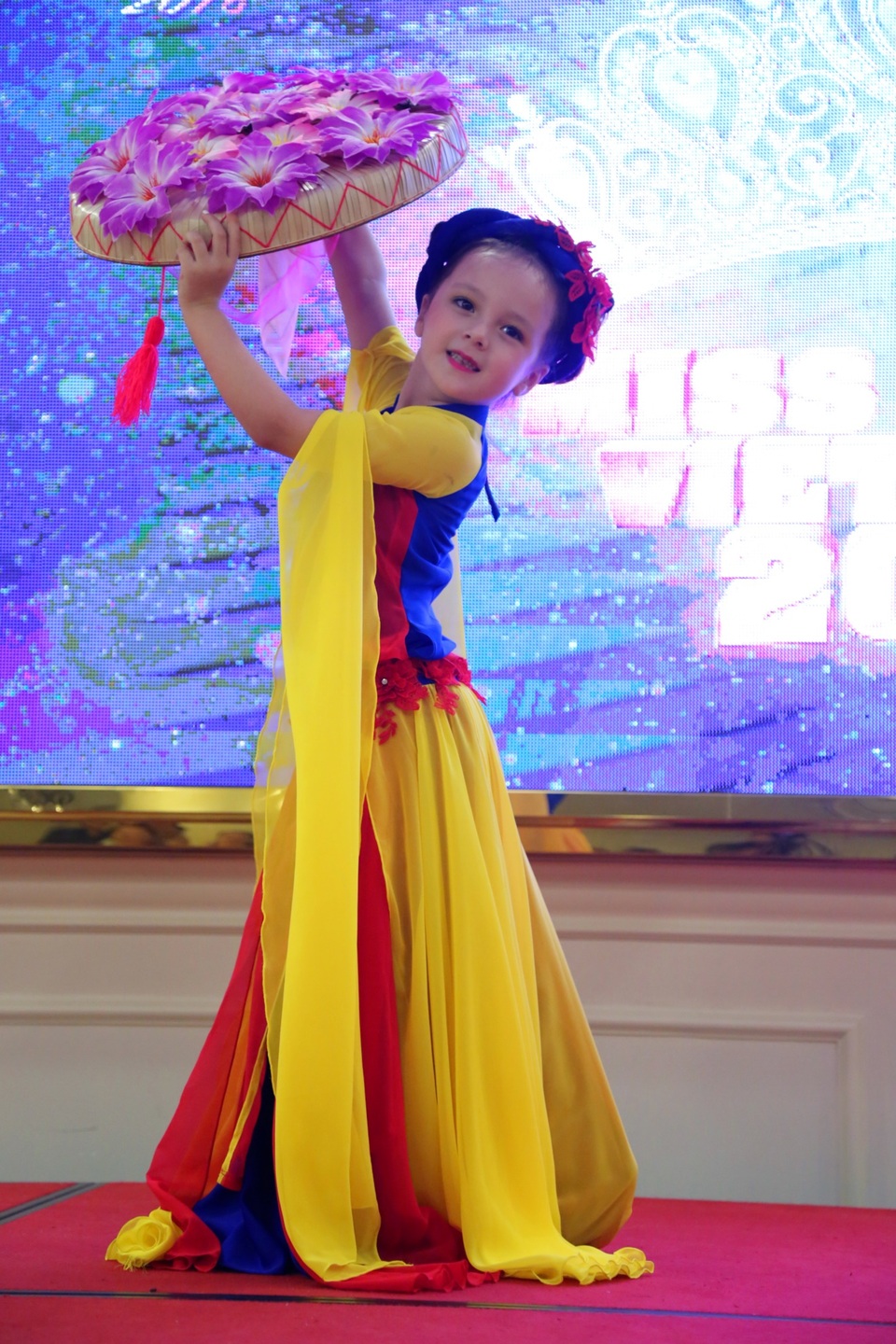 MISS BABY VIỆT NAM 2018 - Các thí sinh nhí học tìm hiểu văn hóa Việt tại Văn Miếu - Quốc Tử Giám - 6 MISS BABY VIỆT NAM 2018 - Các thí sinh nhí học tìm hiểu văn hóa Việt tại Văn Miếu - Quốc Tử Giám - 6