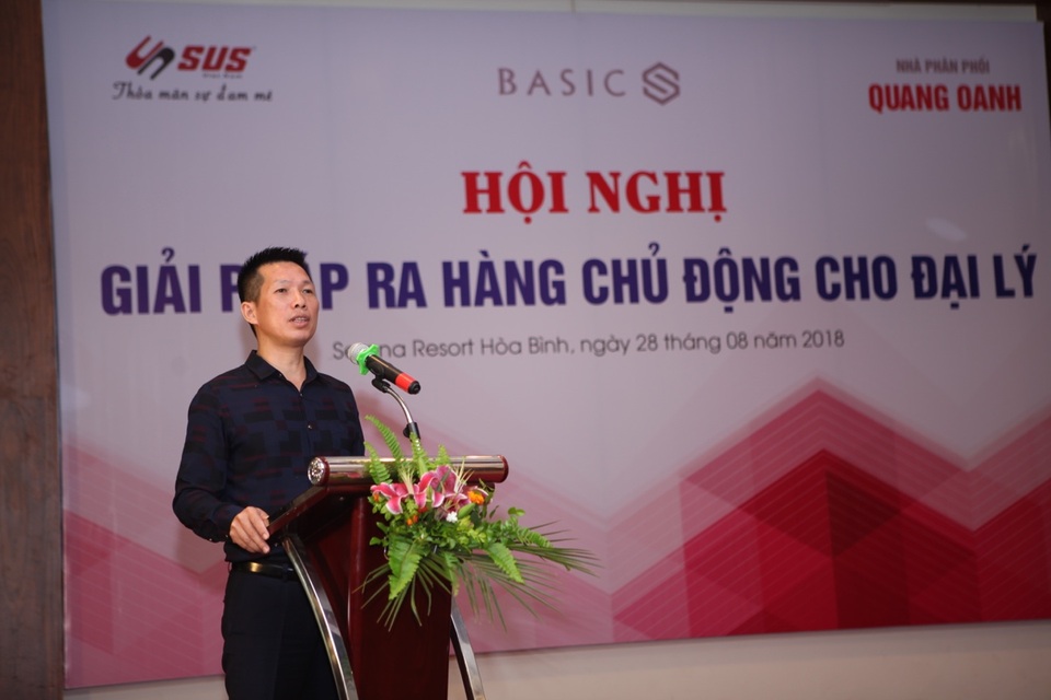 Điểm bán thiết bị vệ sinh Basics chính hãng tại Hà Nội 2 - 8 Ông Hà Văn Chung – Giám đốc đơn vị uỷ quyền của tập đoàn Basics tại Việt Nam