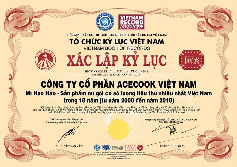 Kỷ lục Việt Nam: Sản phẩm mì ăn liền được tiêu thụ nhiều nhất Việt Nam - 1 Chứng nhận xác lập kỷ lục mới của mì ăn liền Hảo Hảo do tổ chức Vietkings trao tặng