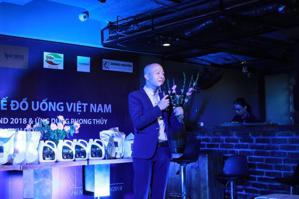 Lê Viết Quý: Chiến binh khởi nghiệp từ nghề pha chế đồ uống - 5 Lê Viết Quý hiện là ông chủ của chuỗi cửa hàng cà phê Nhíp Coffee, và một cửa hàng trà sữa tại Thanh Hóa