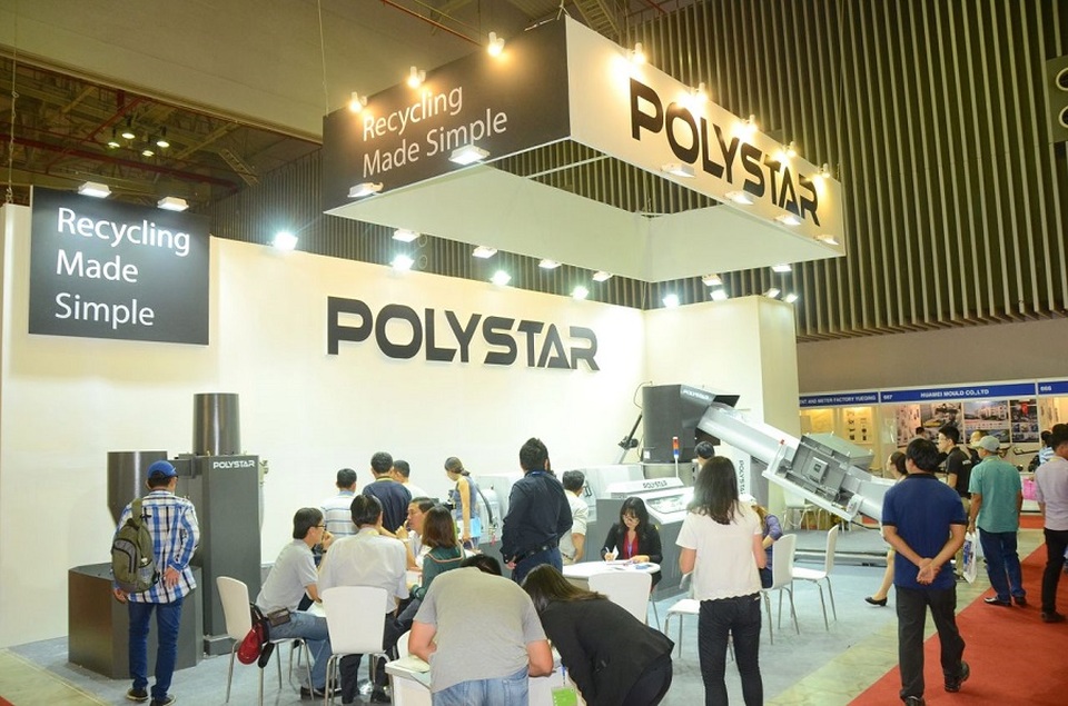 Doanh nghiệp quốc tế quan tâm ngành nhựa Việt Nam - 3 Nhà sản xuất máy tái chế nhựa Polystar mang đến triển lãm những sản phẩm đa dạng: máy tái chế chất lượng cao, máy thổi màng và máy làm túi