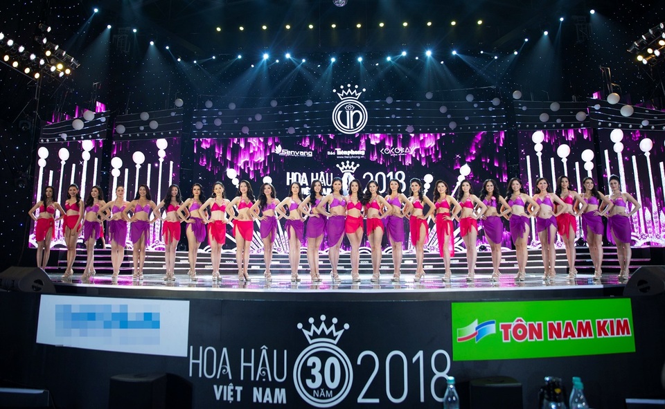 Thép Nam Kim – Khẳng định vị thế trên thị trường quốc tế và tích cực đẩy mạnh truyền thông - 4 Hình ảnh thương hiệu Tôn Nam Kim xuất hiện trên sân khấu Chung kết Toàn Quốc cuộc thi Hoa hậu Việt Nam 2018