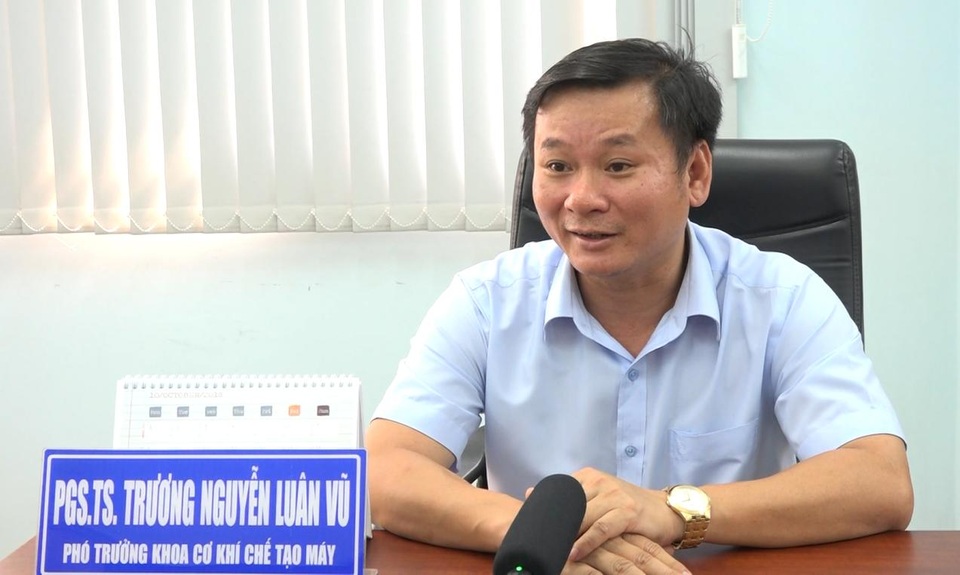 PGS.TS. Trương Nguyễn Lân Vũ khuyên NTD nên lựa chọn cửa cuốn đồng bộ từ các thương hiệu uy tín