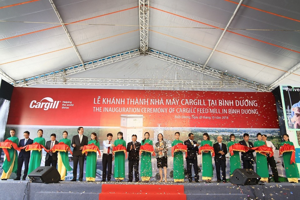 Cargill khánh thành nhà máy thức ăn chăn nuôi lớn nhất của tập đoàn tại Việt Nam - 1 Lễ cắt băng khánh thành nhà máy Cargill tại Bình Dương