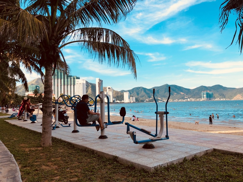 Mường Thanh Viễn Triều: Căn hộ 800 triệu đồng cho thuê 20 triệu đồng/tháng tại sao không? - 4 Hệ thống Công viên, cây xanh, tiện ích công cộng phía trước Tổ hợp đã được hoàn thành.