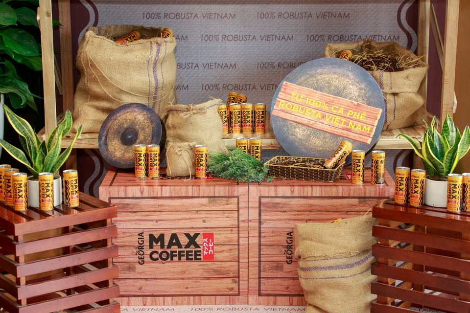Georgia Coffee Max – Khi doanh nghiệp nỗ lực làm mới mình để đáp ứng người dùng trẻ - 2 Georgia Coffee Max được sản xuất từ 100% nguồn cà phê Robusta của vùng Tây Nguyên, điều này minh chứng cho định hướng phát triển của Coca-Cola với tâm thế của một Thương hiệu toàn cầu, am hiểu địa phương.