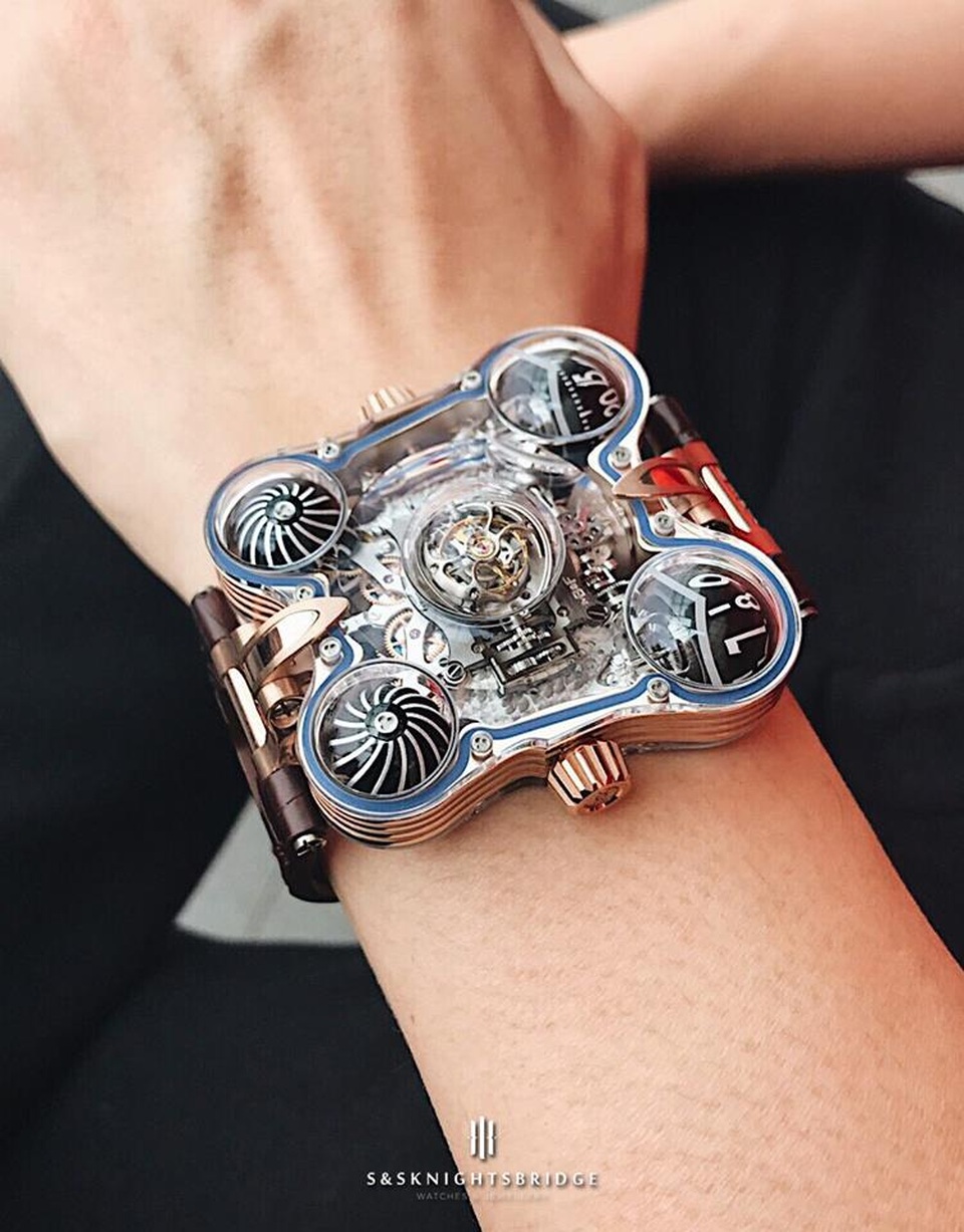 MB&F HM6 Sapphire Vision - chiếc đồng hồ Flying Tourbillon ngoài hành tình trị giá 9 tỉ đồng đã về với bộ sưu tập của một chủ nhân người Việt.