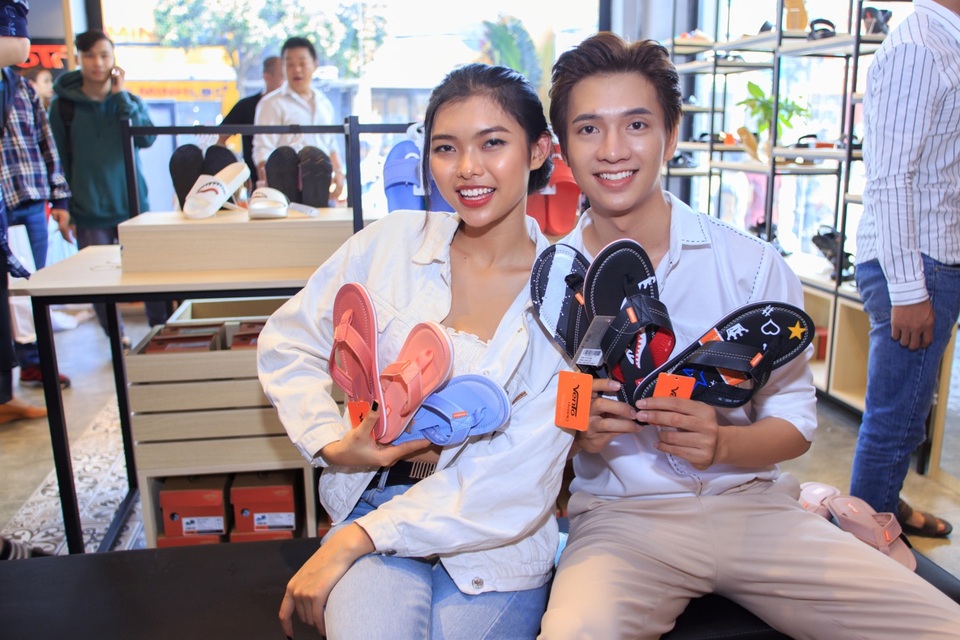 VENTO - Làn sóng thời trang phong cách streetwear Nhật Bản gây sốt giới trẻ - 3 Mẫu mã của VENTO thích hợp cho cả nam lẫn nữ và được ưu tiên tính lưỡng dụng.