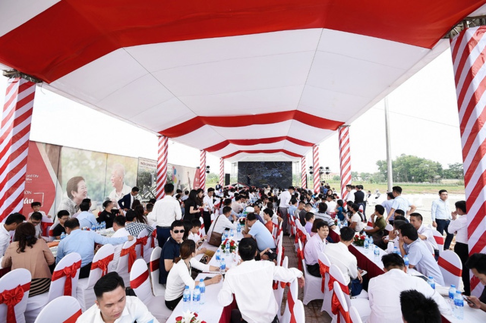 Sức hấp dẫn khó cưỡng đến từ shophouse TMS Grand City Phúc Yên - 2 TMS Grand City Phúc Yên liên tục thu hút khách hàng trong các sự kiện giới thiệu dự án