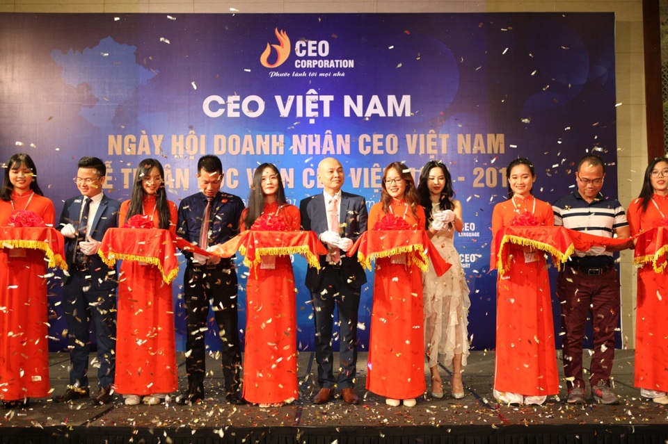 Ngày Hội Doanh nhân CEO Việt Nam: Đoàn kết-Giá trị-Lan tỏa-Thành công - 6 Ngày hội Doanh Nhân là dịp để các CEO gặp gỡ và trao đổi mở