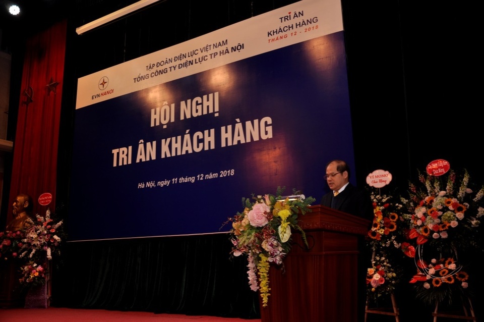 EVN HANOi tưng bừng tri ân khách hàng khách hàng sử dụng điện trên địa bàn Thủ đô - 2 Ông Trần Tuệ Quang – Phó Cục trưởng Cục Điều tiết điện lực phát biểu chỉ đạo tại Hội nghị
