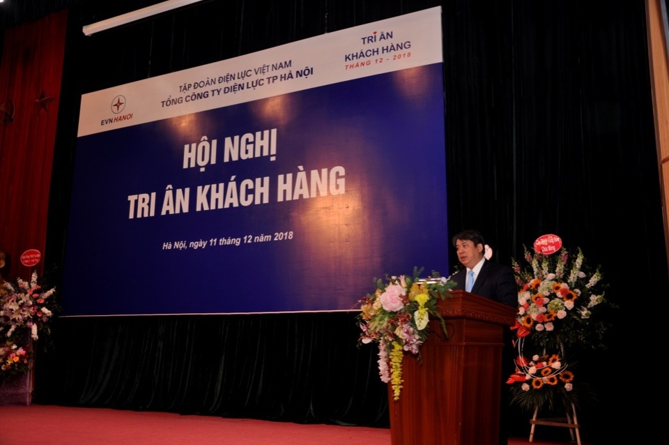 EVN HANOi tưng bừng tri ân khách hàng khách hàng sử dụng điện trên địa bàn Thủ đô - 5 Ông Nguyễn Anh Tuấn - Chủ tịch kiêm Tổng Giám đốc EVN HANOI phát biểu chỉ đạo tại Hội nghị