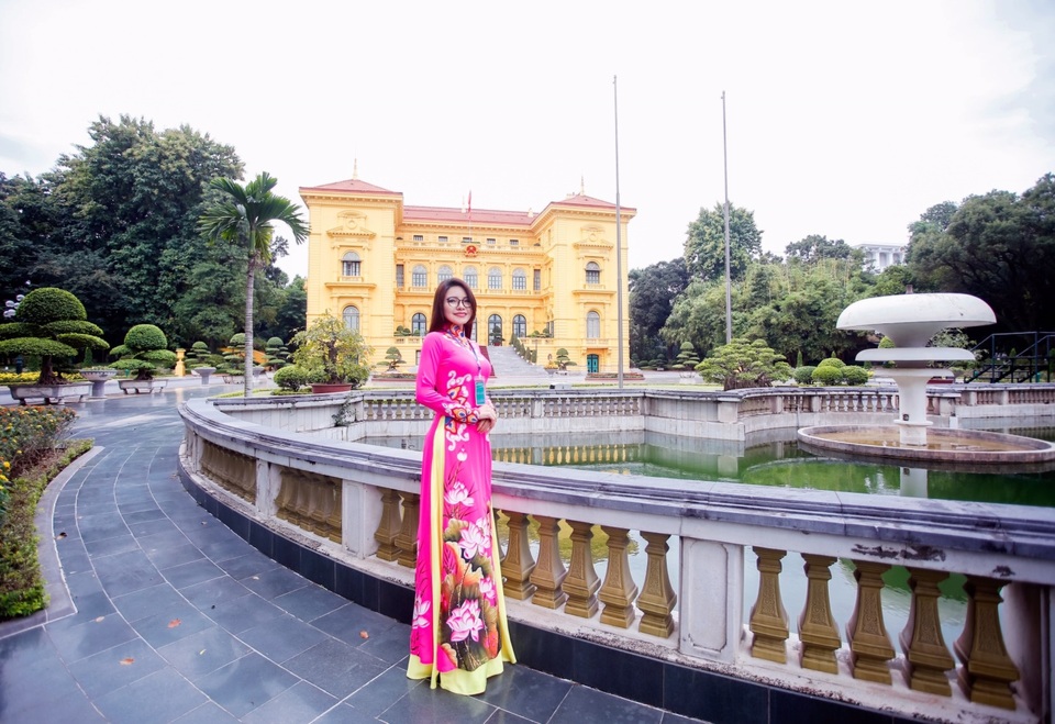 Nga Queen: Từ Á hậu Doanh nhân đến Đại sứ Hành trình kết nối yêu thương số 9 - 2 Nga Queen: Từ Á hậu Doanh nhân đến Đại sứ Hành trình kết nối yêu thương số 9 - 2