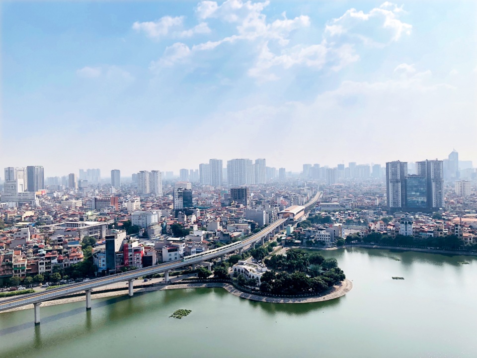 D'. Le Pont D'or ghi dấu ấn mạnh sau hơn 1 năm vận hành - 3 Đây là một trong số ít các dự án căn hộ cao tầng tại nội thành Hà Nội được xây dựng ven hồ Hoàng Cầu, quận Đống Đa có môi trường sống trong lành như một khu nghỉ dưỡng.