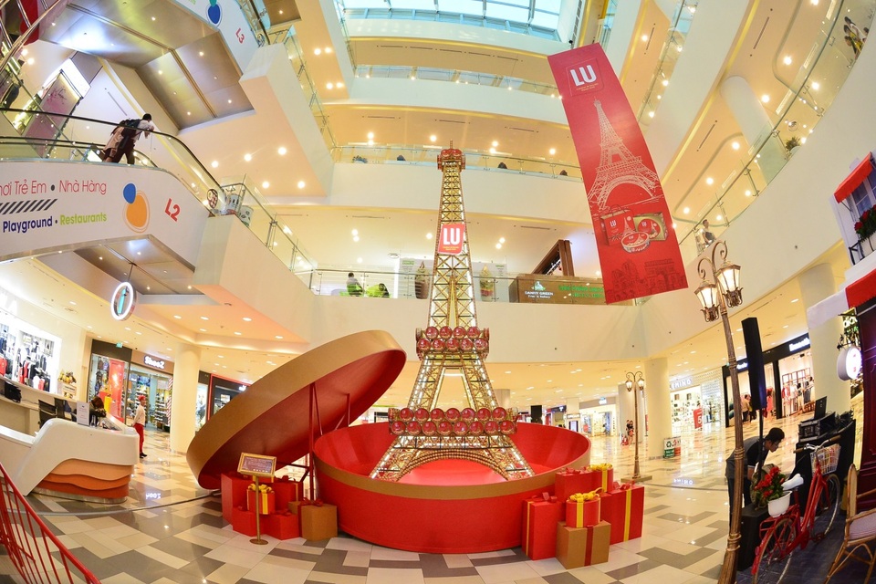 Trình làng mô hình tháp Eiffel bằng bánh cao nhất Việt Nam - 2 Trình làng mô hình tháp Eiffel bằng bánh cao nhất Việt Nam - 2