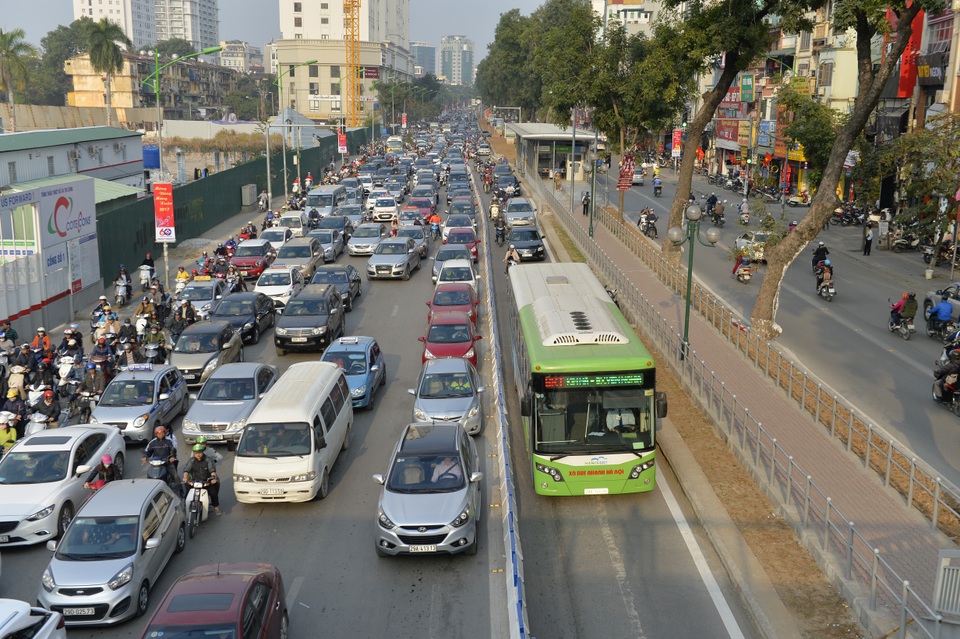 Phương tiện nào là tối ưu trong phát triển quy hoạch Hà Nội? - Ảnh 1. Phương tiện nào là tối ưu trong phát triển quy hoạch Hà Nội? - Ảnh 1.