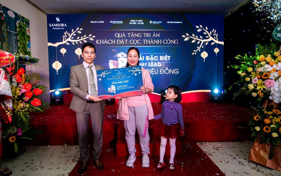 Samsora Premier 105 tưng bừng lễ “Mừng cất nóc tri ân khách hàng - Ảnh 3. Samsora Premier 105 tưng bừng lễ “Mừng cất nóc tri ân khách hàng - Ảnh 3.