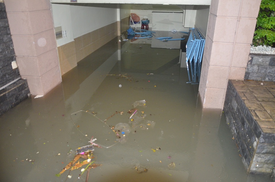 Một số hầm nước đã cạn sau khi được giải cứu