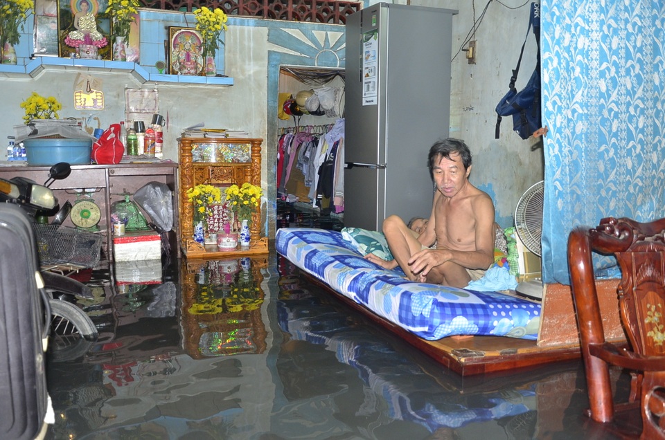 Nước ngập lên đến giường ngủ