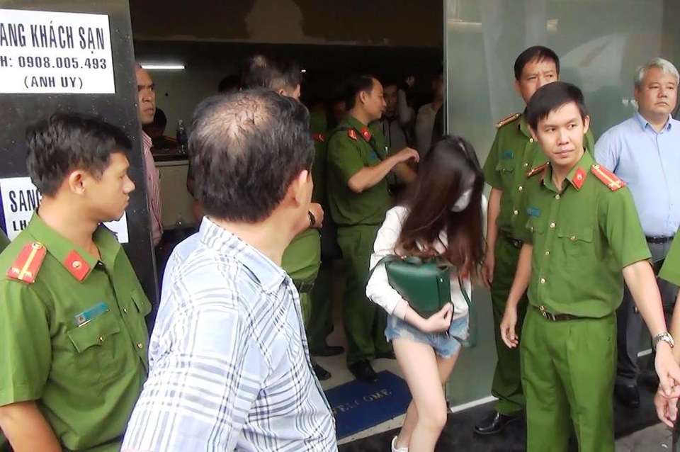 Phát hiện loại ma túy “bùa lưỡi” trong vụ đột kích khách sạn B&U - 2 Khách sạn B&U thời điểm bị kiểm tra