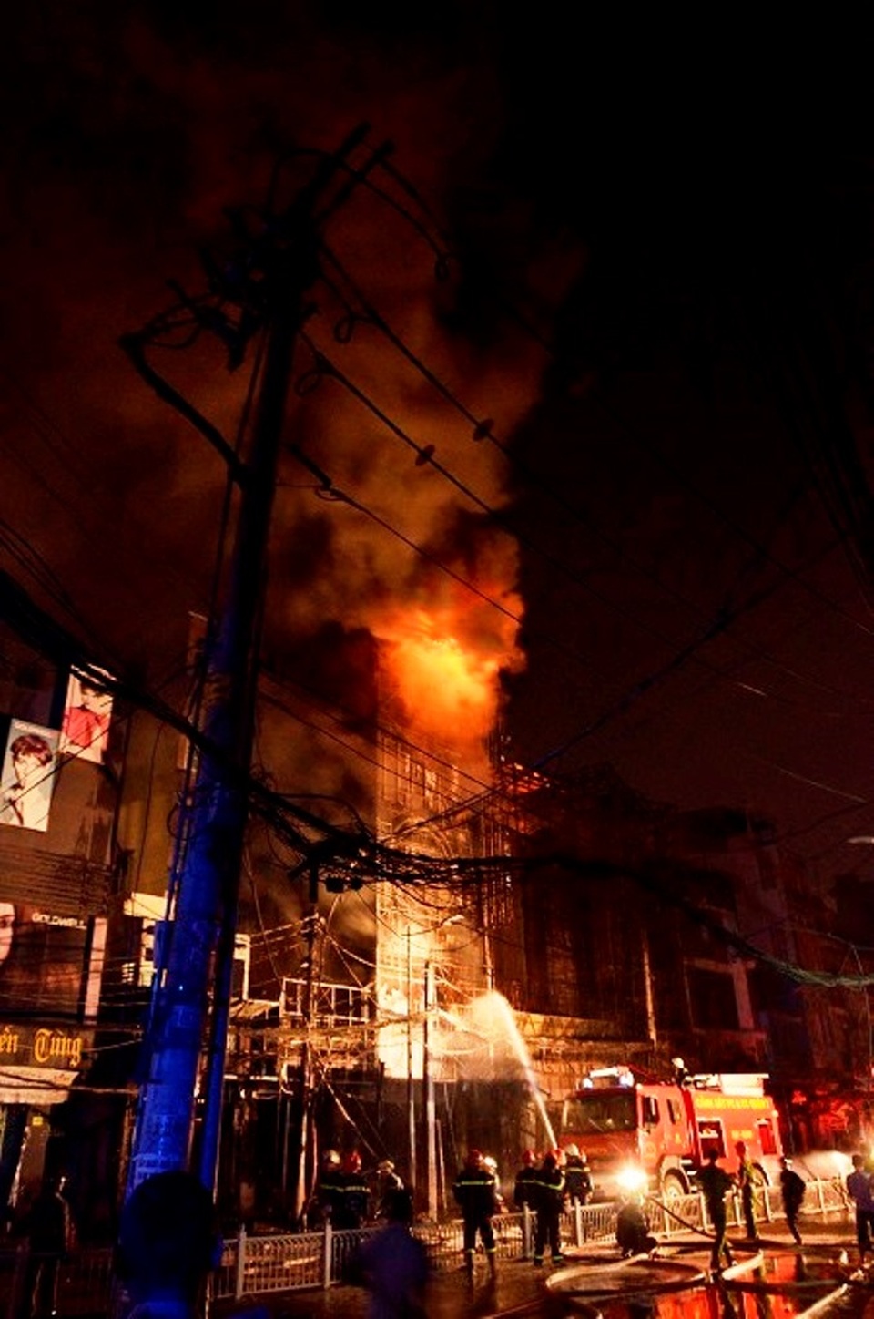 Vụ cháy dãy quán karaoke vào cuối năm 2014 ở đường Trần Quốc Thảo (quận 3,TPHCM) cũng gây chết người
