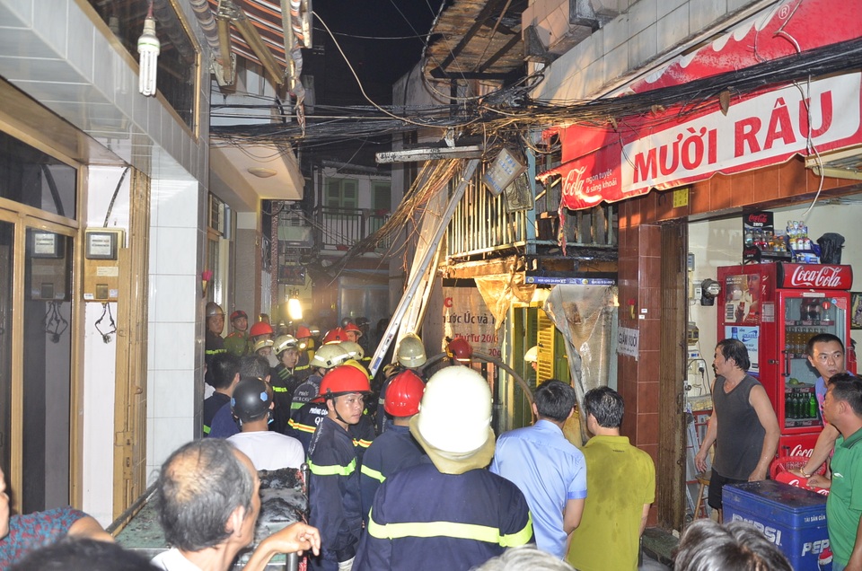 Lực lượng chữa cháy tại hiện trường