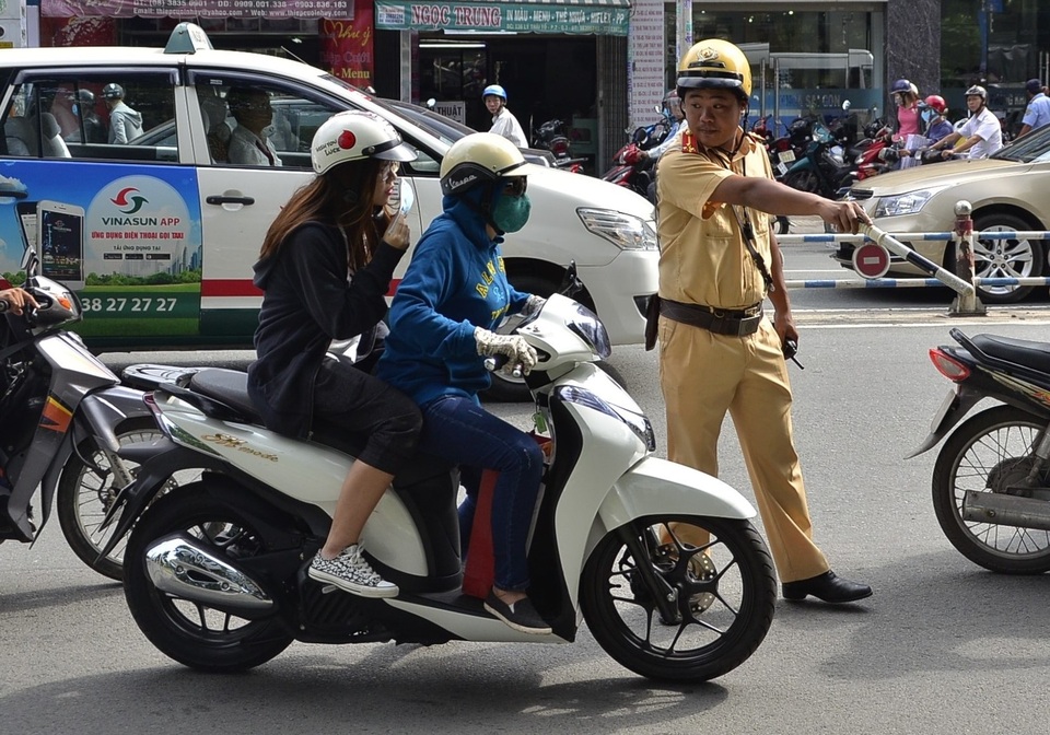 Cá nhân, tổ chức khi sử dụng xe mượn, dùng chung xe với người thân…sẽ không cần phải chứng minh, giải thích về chủ xe đứng tên trong Giấy đăng ký xe.