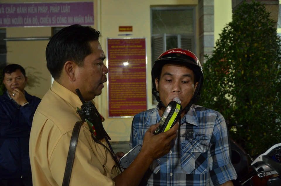 
Một trường hợp bị kiểm tra nồng độ cồn.
