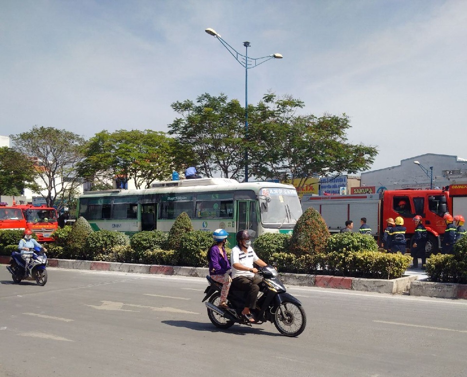 Cảnh sát PCCC đến hiện trường nhưng lực lượng tại chỗ đã khống chế đám cháy