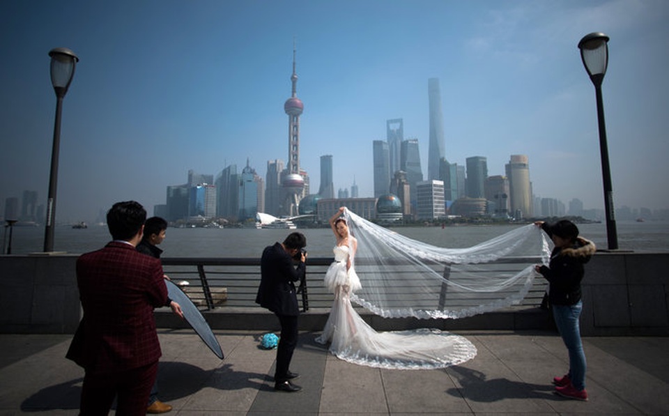 Giới trẻ Trung Quốc lo sự nghiệp hơn lập gia đình - 3 Tỷ lệ kết hôn ở Trung Quốc đã sụt giảm 2 năm liên tiếp