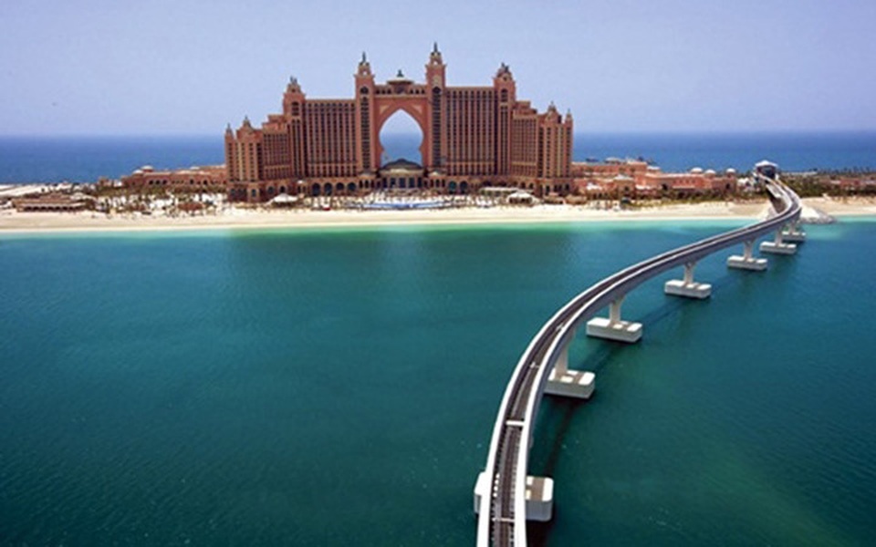 Choáng ngợp trước sự giàu có, xa hoa ở Dubai - 9 Khách sạn đắt tiền bậc nhất thế giới Atlantis được xây dựng trên một hòn đảo nhân tạo