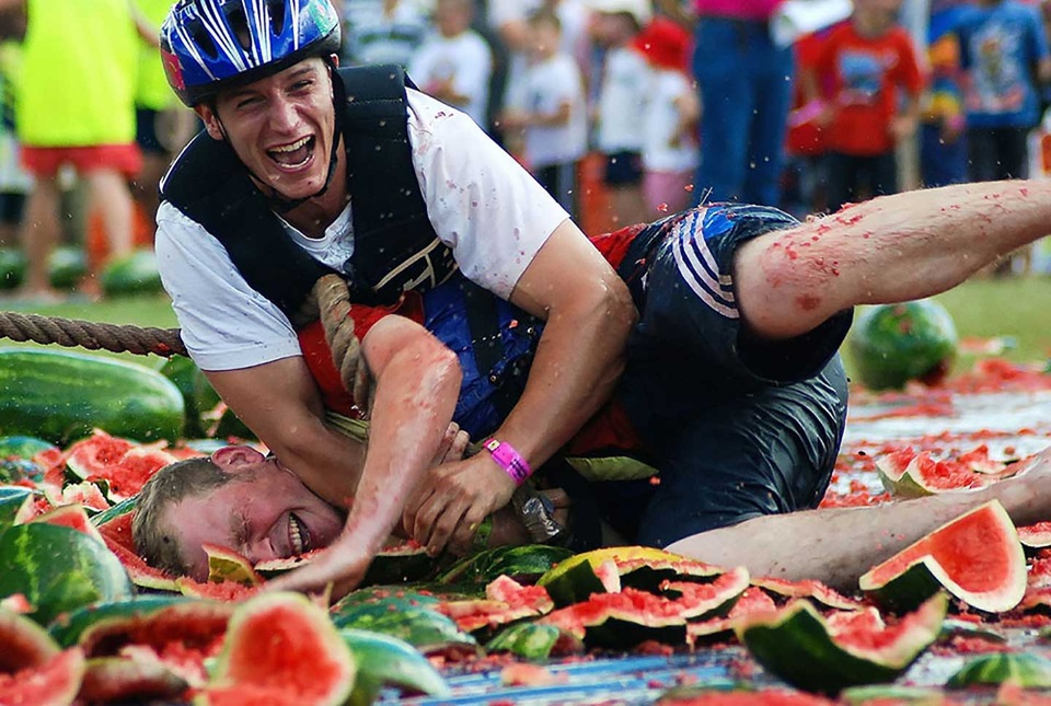 Muôn kiểu lễ hội ẩm thực độc lạ mà "điên rồ" nhất thế giới - 6 Muôn kiểu lễ hội ẩm thực độc lạ mà "điên rồ" nhất thế giới - 6