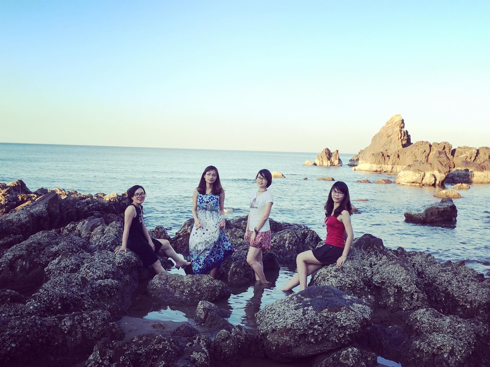 Bãi Đá Nhảy với những hòn đá muôn hình vạn trạng