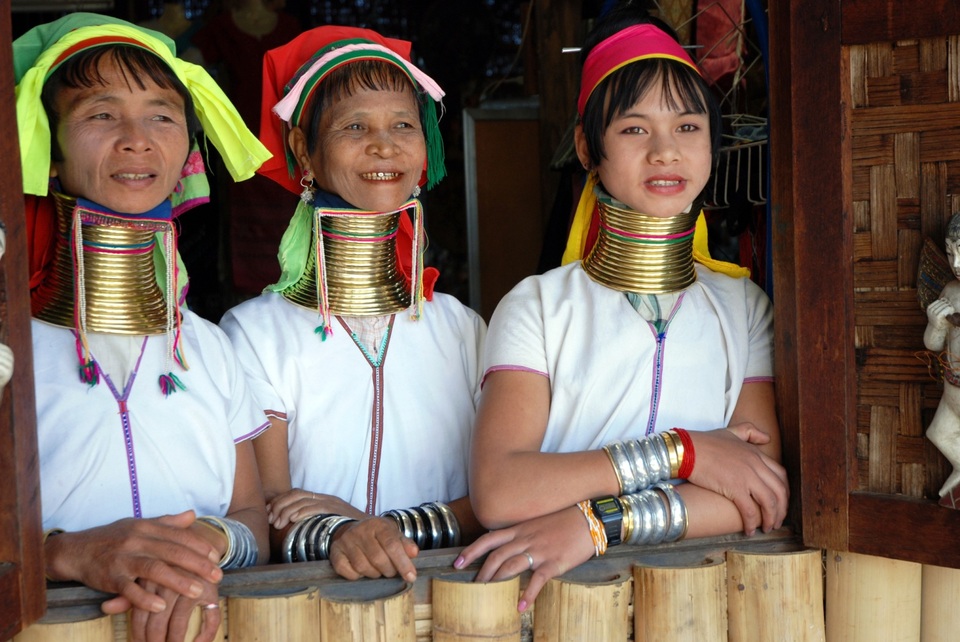 Muôn kiểu làm đẹp kỳ lạ trên thế giới - 5 Muôn kiểu làm đẹp kỳ lạ trên thế giới - 5