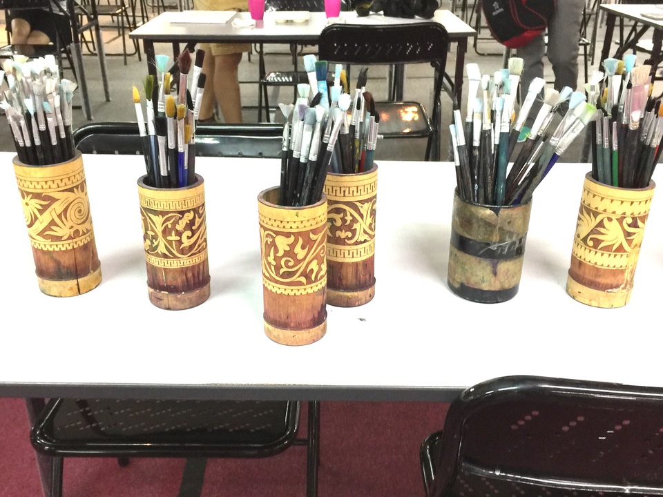 Các món dụng cụ cơ bản để tô màu