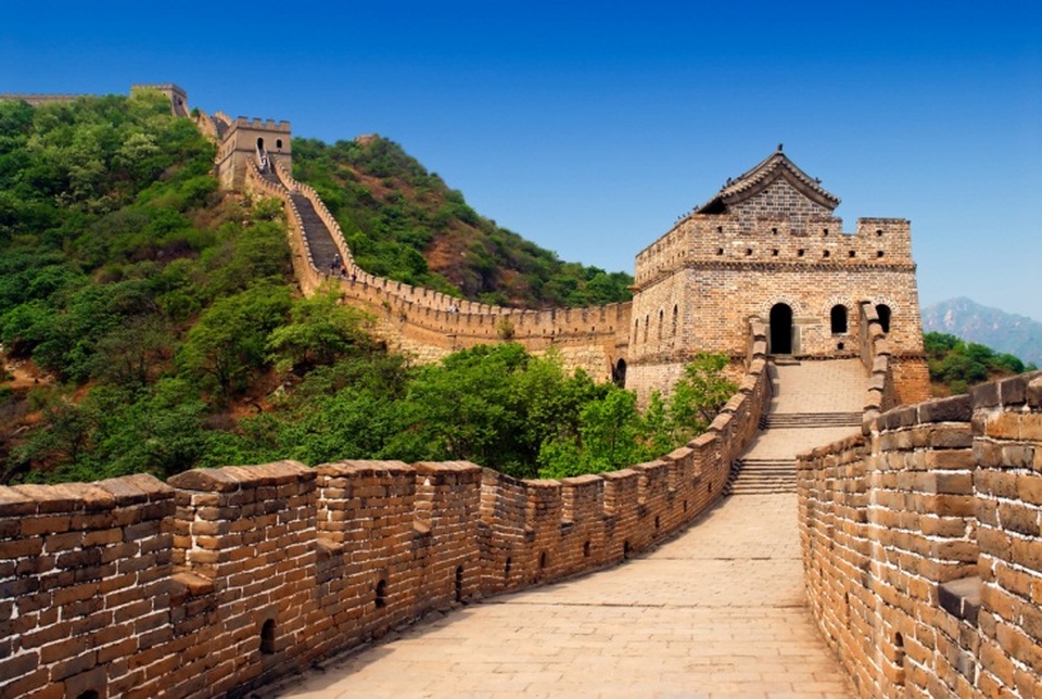 Trung Quốc xây nhà ga xe lửa lớn và sâu nhất dưới Vạn Lý Trường Thành - 1 Vạn Lý Trường Thành là một trong những kỳ quan vỹ đại thời cổ đại còn tồn tại tới ngày nay