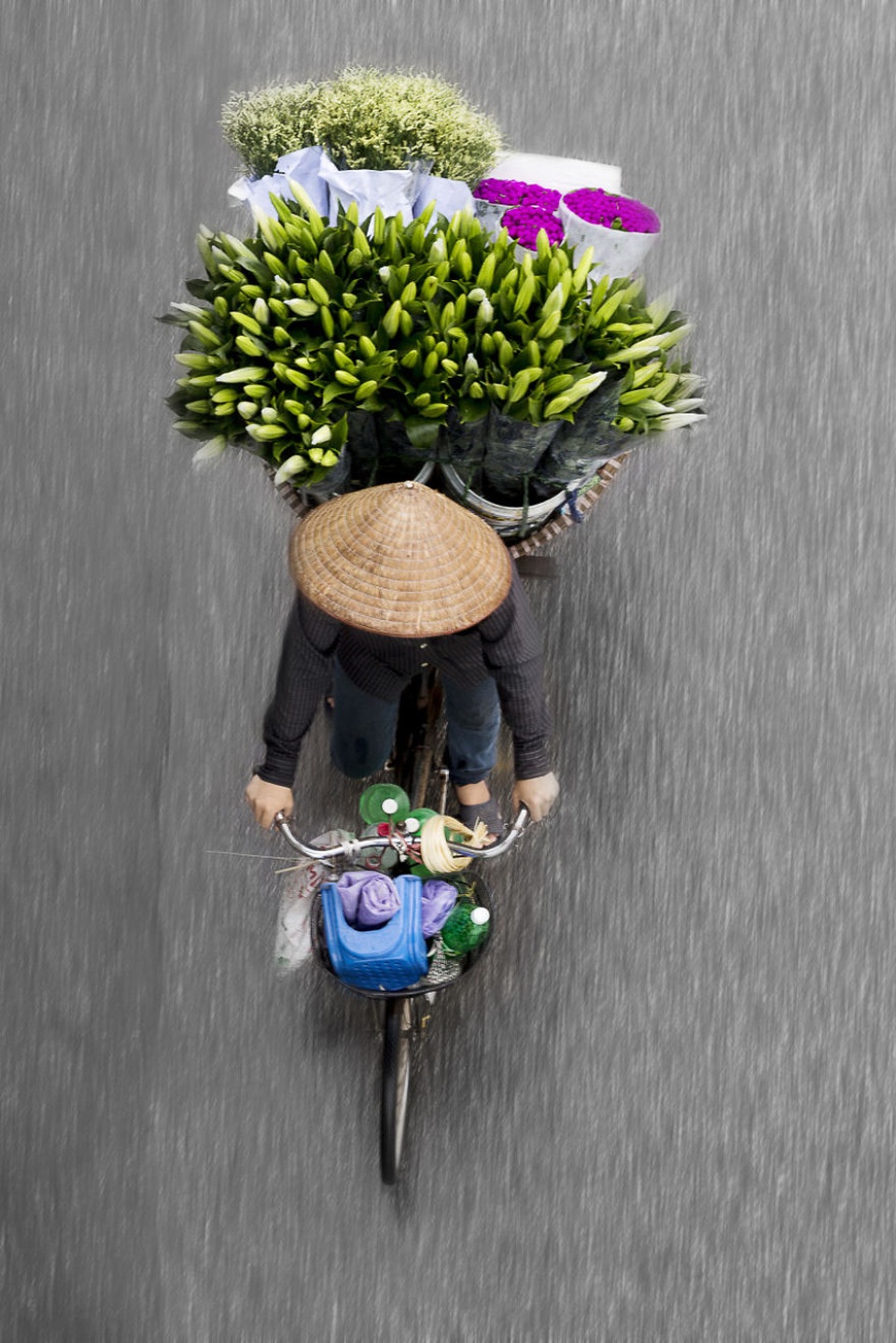 Vẻ đẹp những gánh hàng rong Hà Nội trên báo nước ngoài - 4 Những gánh hàng rong làm nên nét đẹp mộc mạc trên phố phường thủ đô