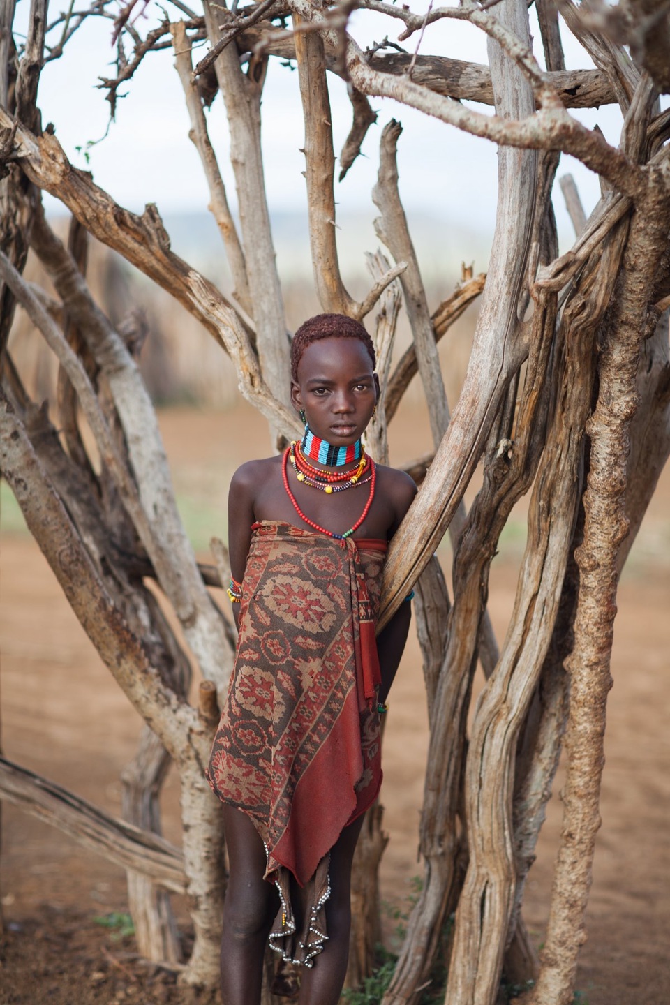 Một thiếu nữ của bộ lạc người Ethiopia.