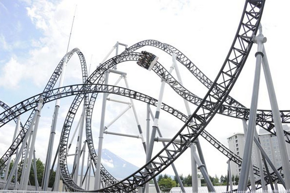 Thử cảm giác mạnh với tàu lượn dốc và nhanh nhất thế giới - 3 Những đường ray uốn lượn tạo cảm giác mạnh