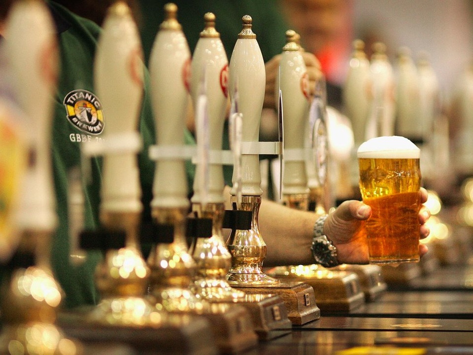 Hé lộ những món đồ uống ưa thích của các tổng thống Mỹ - 8 Hai Tổng thống James Garfield và Grover Cleveland chọn bia là món đồ uống ưa thích của mình.