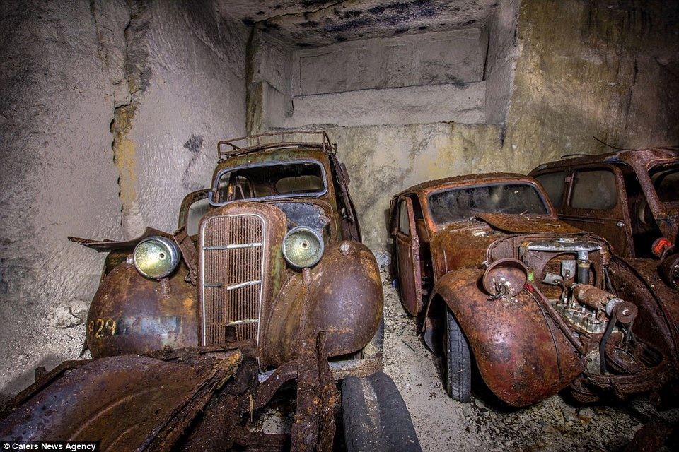 Hầm chứa các cỗ xe hơi cổ bị lãng quên gần 1 thế kỷ - 2