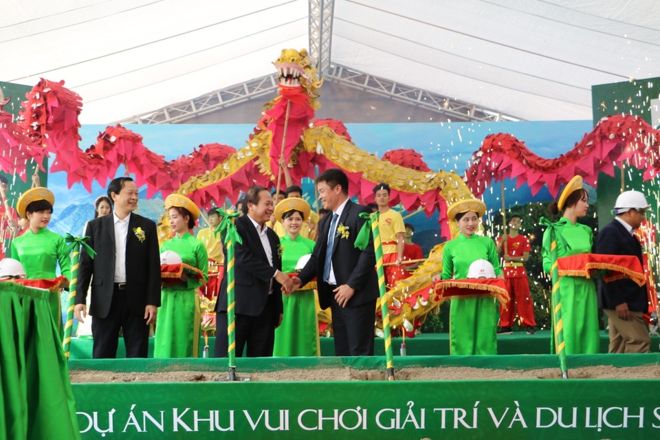 Khởi công xây dựng khu du lịch và tuyến cáp treo lên đỉnh Mẫu Sơn - 2 Khởi công xây dựng khu du lịch và tuyến cáp treo lên đỉnh Mẫu Sơn - 2