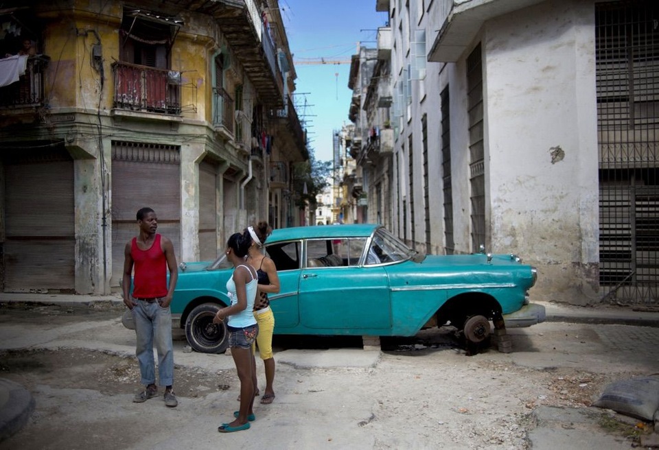 Đường phố Cuba - "bộ sưu tập" khổng lồ những cỗ xe cổ - 7 Đường phố Cuba - "bộ sưu tập" khổng lồ những cỗ xe cổ - 7