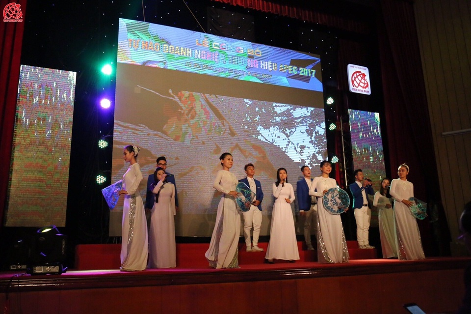 Việt Hưng Phát được vinh danh “Top 10 Thương hiệu tiêu biểu APEC 2017” - 2