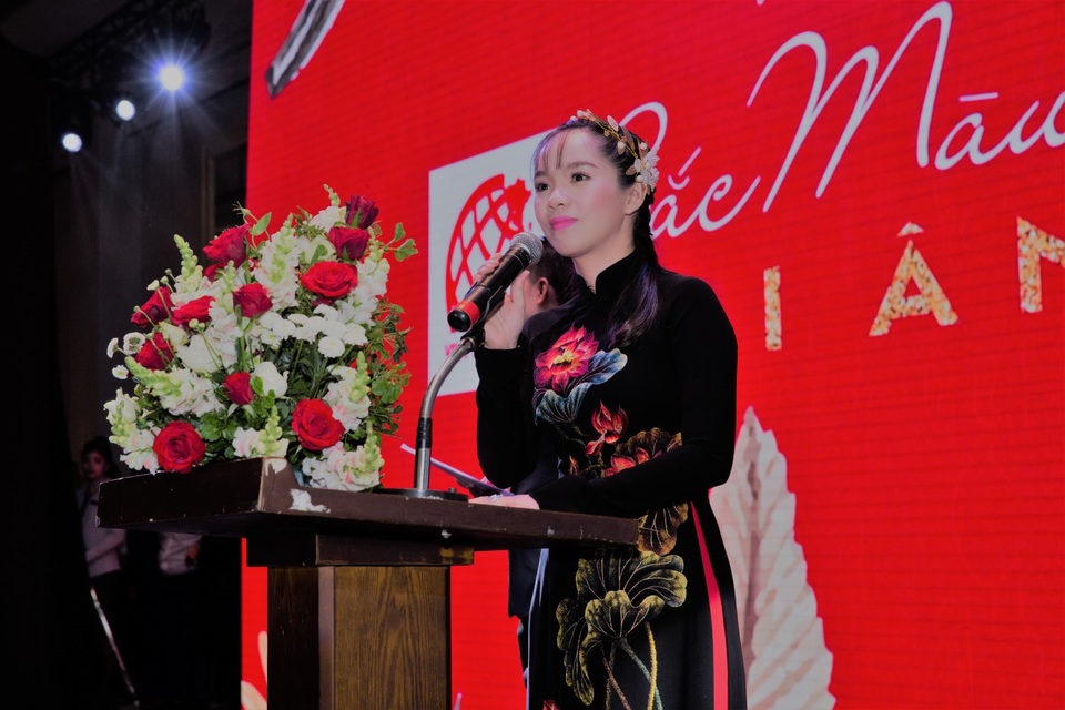 Việt Hưng Phát chi hơn 10 tỷ đồng cho chương trình “Sắc màu tri ân 2017” - 1 Đại diện BLĐ Việt Hưng Phát gửi lời tri ân sâu sắc đến quý Đối tác và 800 khách hàng