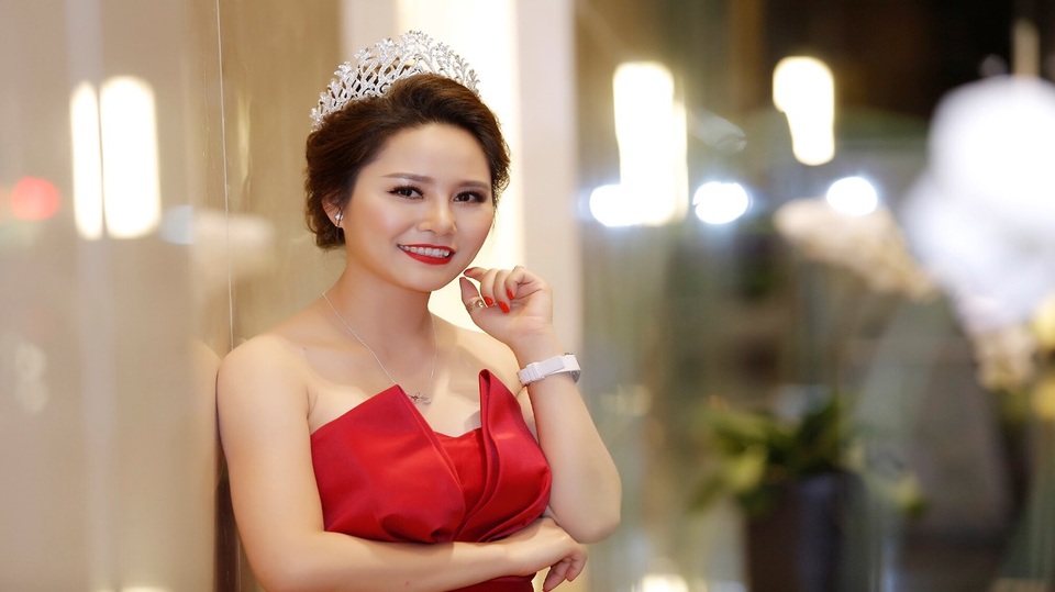 Á hậu doanh nhân Hoàn vũ Minh Thảo: “ Sứ mệnh của tôi là đồng hành cùng 20 triệu phụ nữ Việt xóa tan nỗi lo ngày đèn đỏ” - 1 Minh Thảo rạng rỡ trong cuộc thi Hoa hậu Doanh nhân hoàn vũ