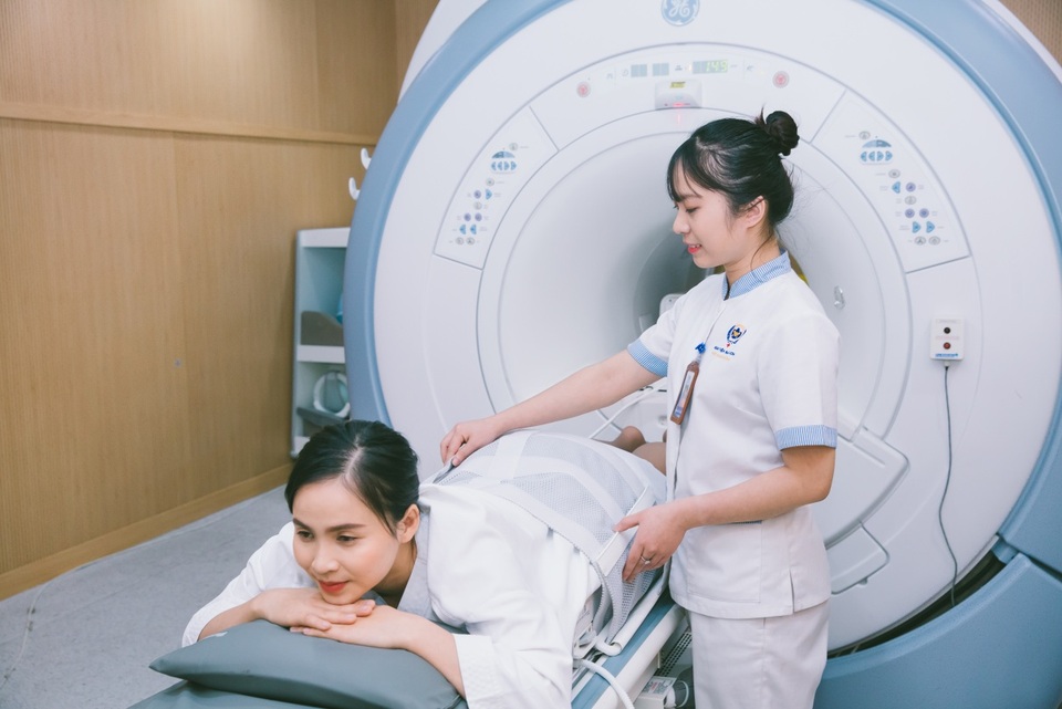 Vừa thoát khỏi U xơ tử cung, nhận ngay tin vui làm mẹ - 1 Điều trị U xơ tử cung bằng FUS-MRI mang lại cơ hộilàm mẹ cho nhiều người bị hiếm muộn do UXTC
