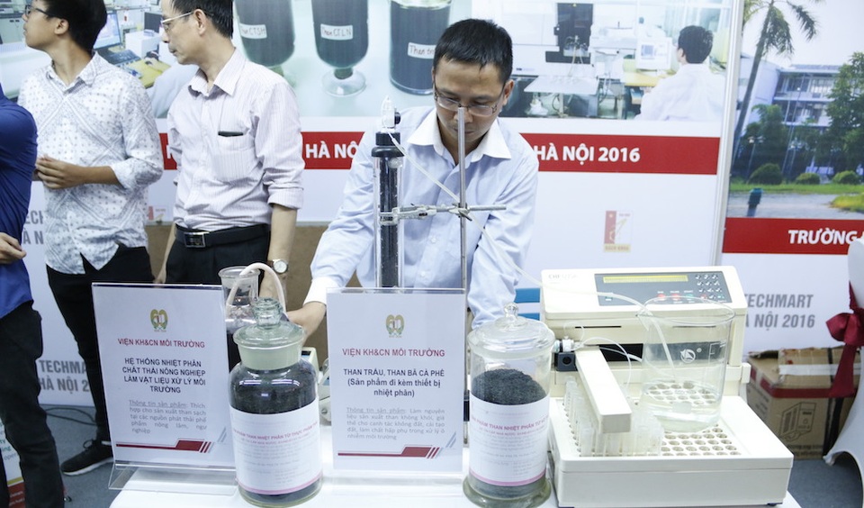 Hệ thống nhiệt phân chất thải nông nghiệp làm vật liệu xử lý môi trường